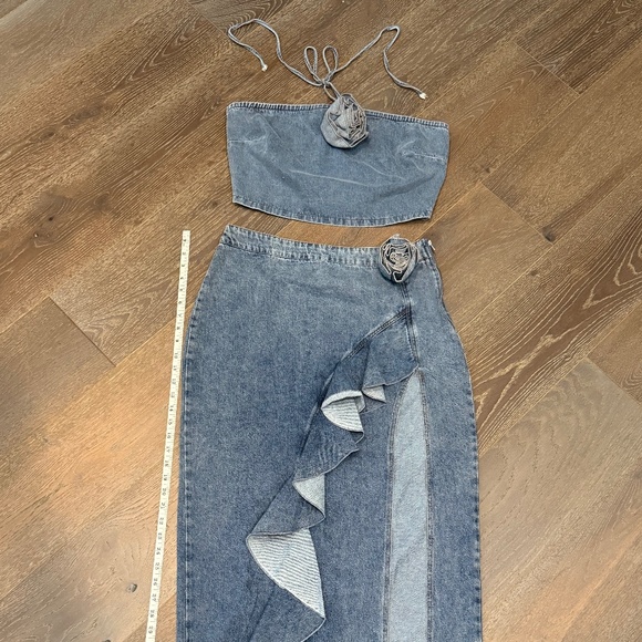 NWOT Denim Rosette Set, Halter and Maxi Skirt with Slit Size L - Picture 4 of 16